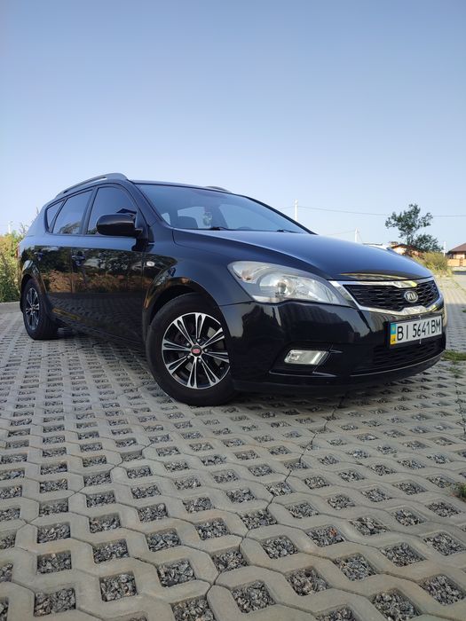 Продам Kia Ceed SW 2012
