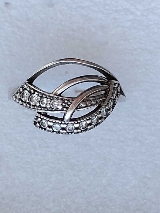 Biżuteria srebrna (kolczyki, pierścionek)