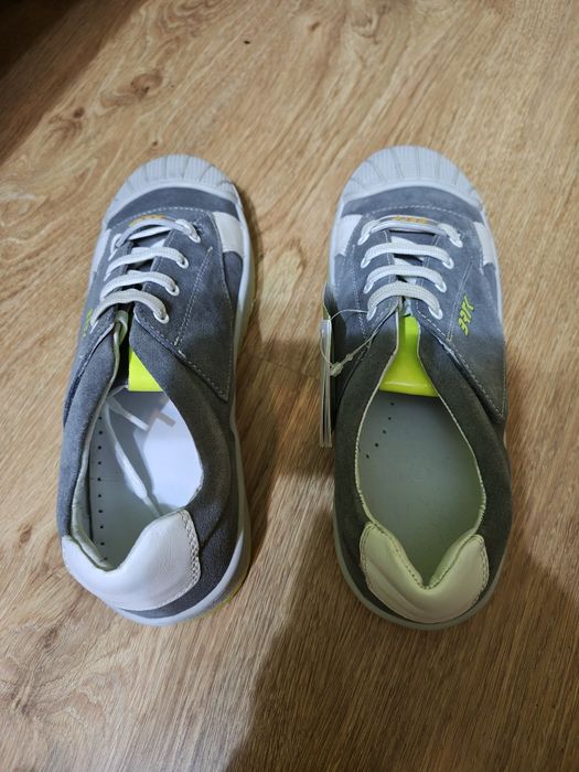 Nowe trampki Bartek 38