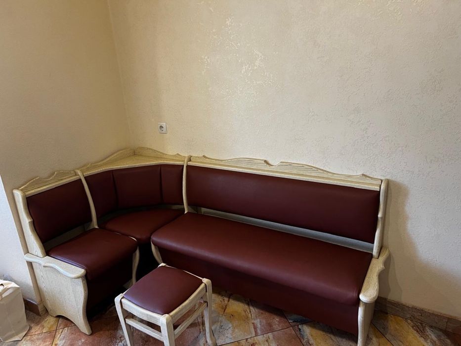 Перетяжка, ремонт меблів у Чернівцях Дивани, крісла, куточки як нові!