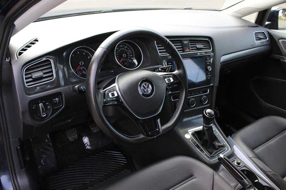 Volkswagen Golf      2018