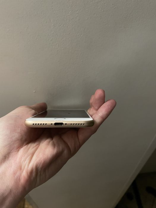 Айфон 8 в Ідєальному стані