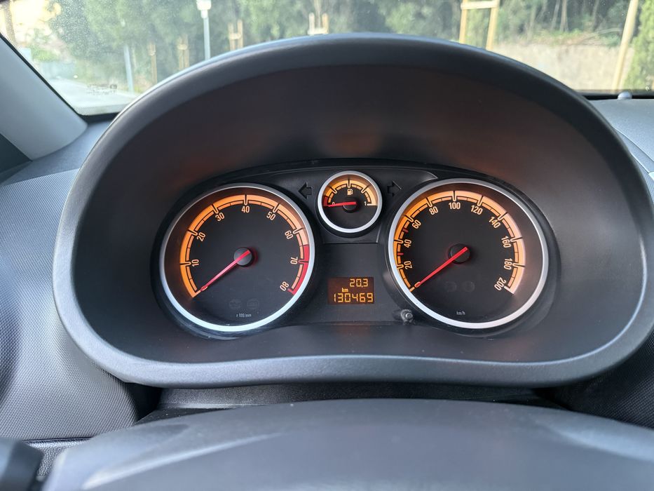 Opel corsa 1.2 gasolina 130.000 km