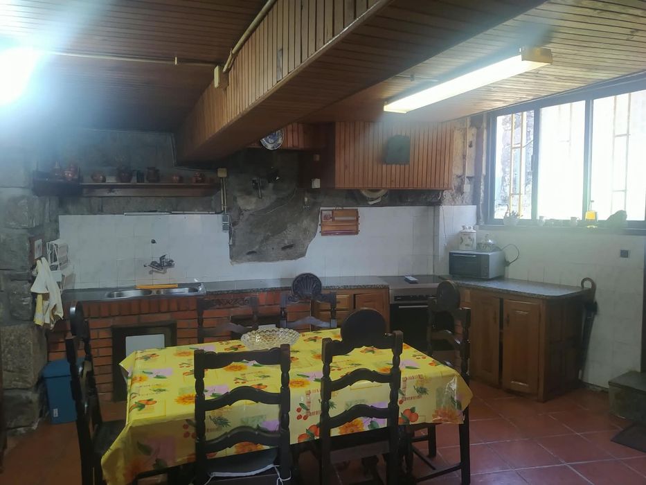 Casa rural para turismo de habitação ou própria
