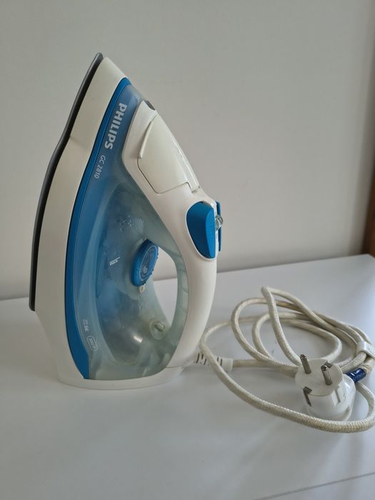 Праска Philips  GC2810