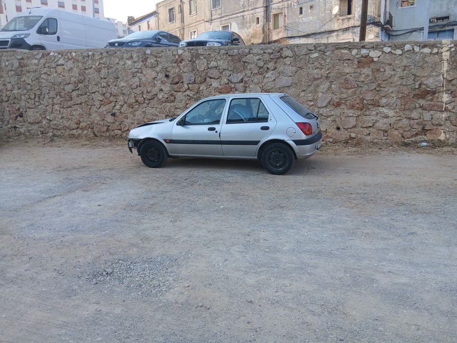 Vendo o carro de mecânica está bom