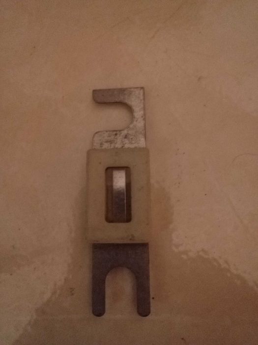 vários tipos de fusiveis