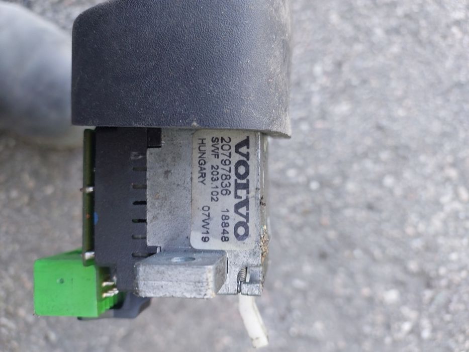 Перемикачі  підрульові  Volvo 20797836/3944081