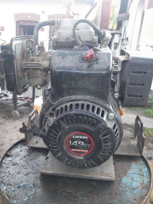 Silnik 149cc 4t, ze sprzęgłem od Skoczek,stopa Lumag,Silnik w bardzo dobrym stanie.