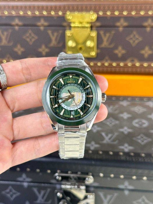 чоловічий наручний годинник  Omega Seamaster 150m Worldtimer VS