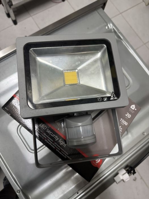 LUZ DE SEGURANÇA LED