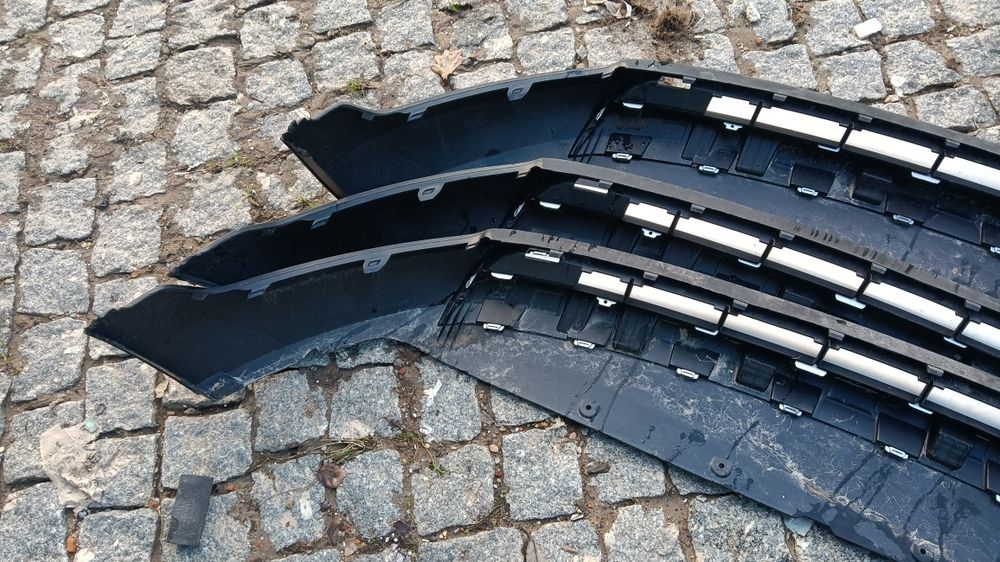 Avental lip parachoques Volvo xc40 de 2018