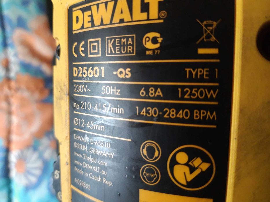 Młotowiertarka De Walt D25601 QS  + wiertła