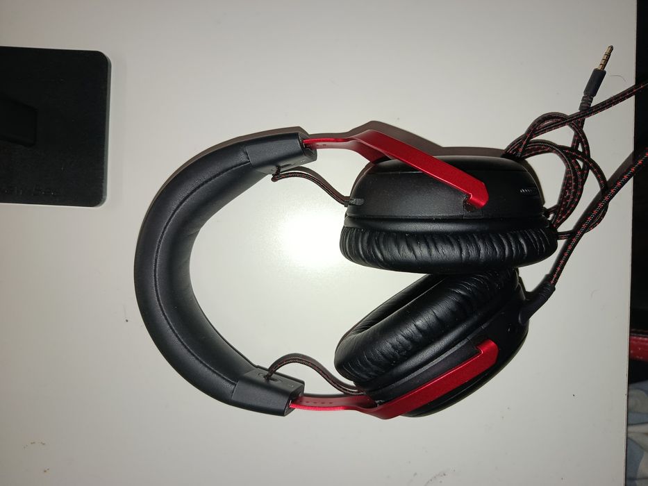 HyperX Cloud III (Incompleto) – Estado Impecável – Som Premium