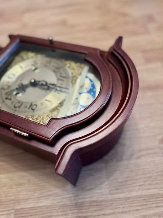 Настінний годинник ADLER