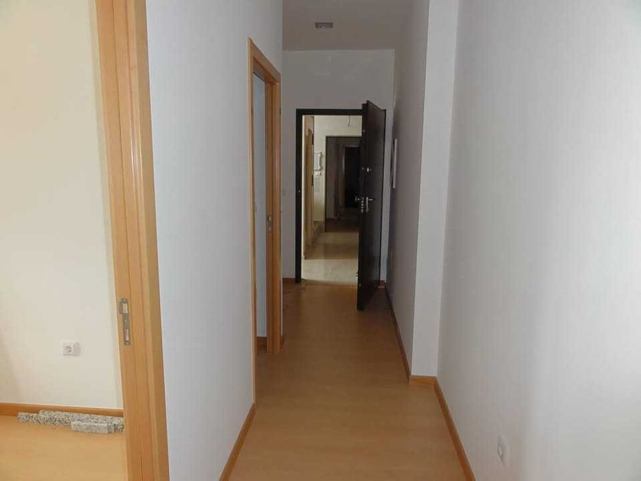 Apartamento T1 na Rua Dr. Diamantino Henriques, Nelas