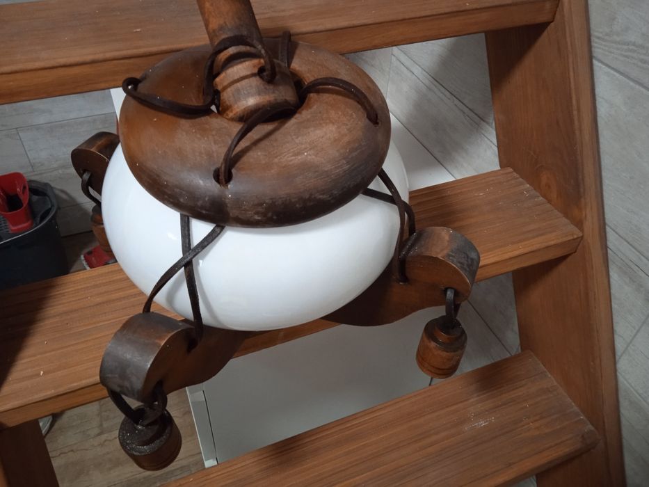 Żyrandol do przedpokoju  ciemny orzech