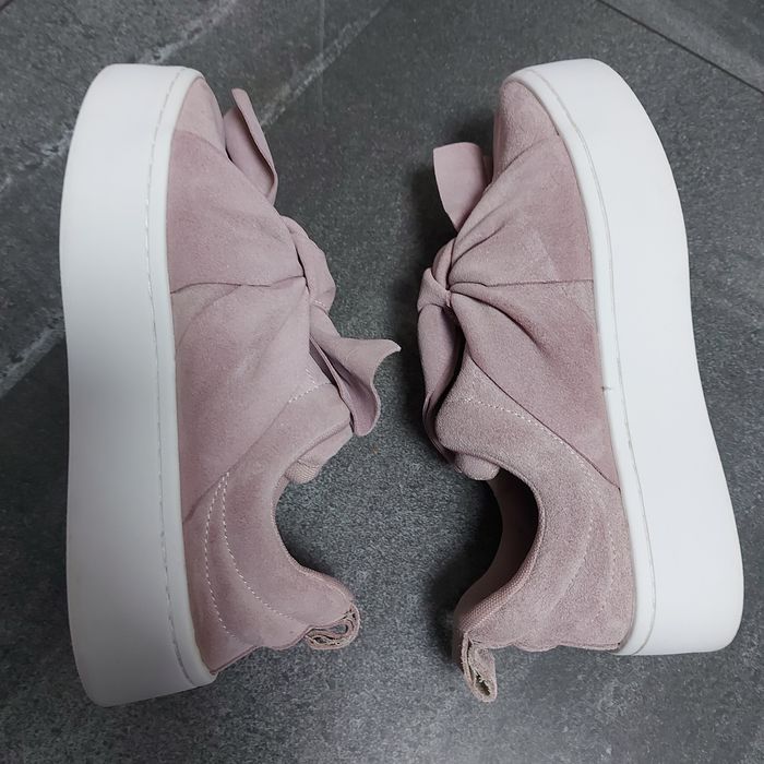 Wsuwane buty sportowe z zamszu H&M 40