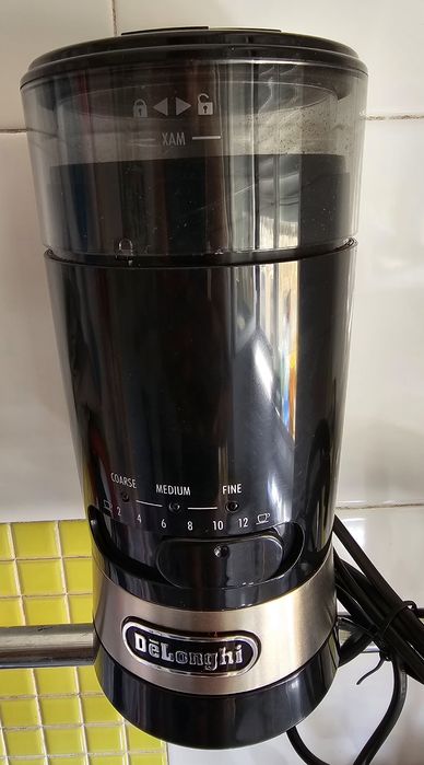 Moinho delonghi KG 210