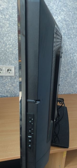 Телевізор Sharp LC-32S7E BK, 32". Можна як монітор