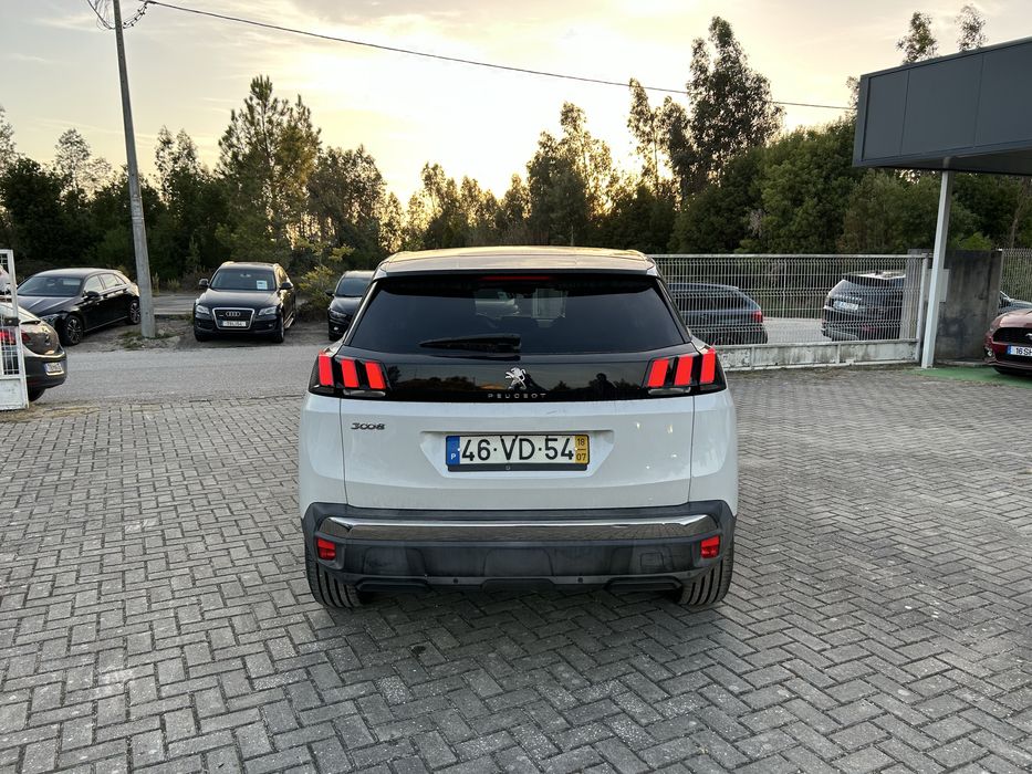 Peugeot 3008 1.5 HDI Aut. 100 mil kms