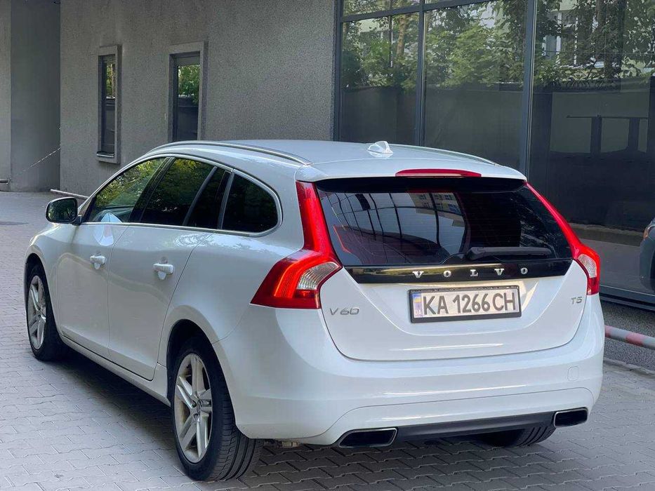 Volvo V60 2.0 бензин