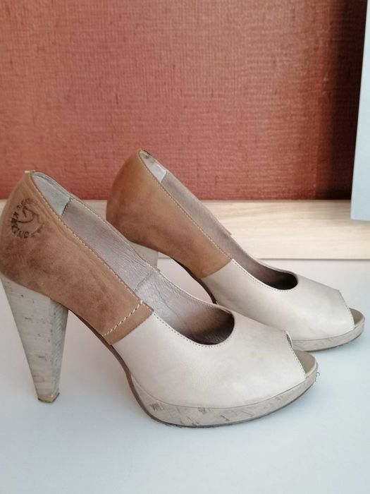 Skórzane czółenka Karino odkryte palce r. 37