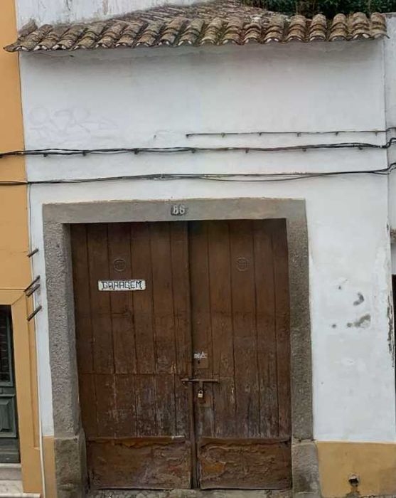 Garagem Armazém no Centro Histórico de Évora
