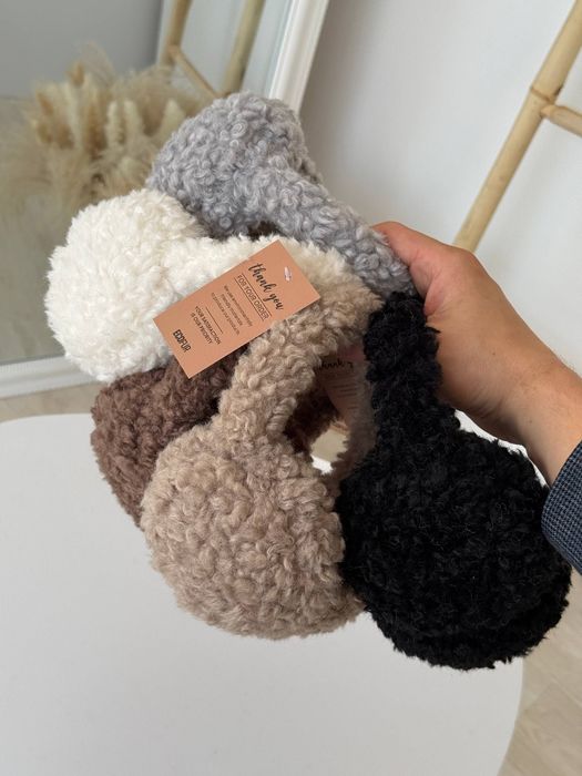 Навушники Лама          .