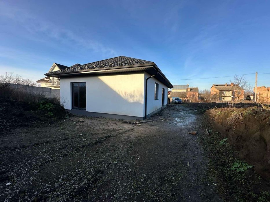 Новий будинок біля міста