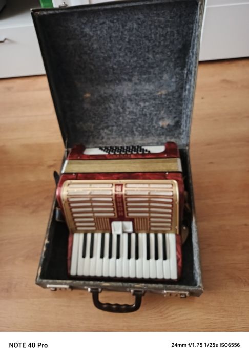 Akordeon Hohner 40 basów