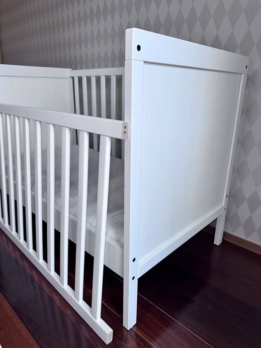 Cama de grades 120x60 para bebé do IKEA