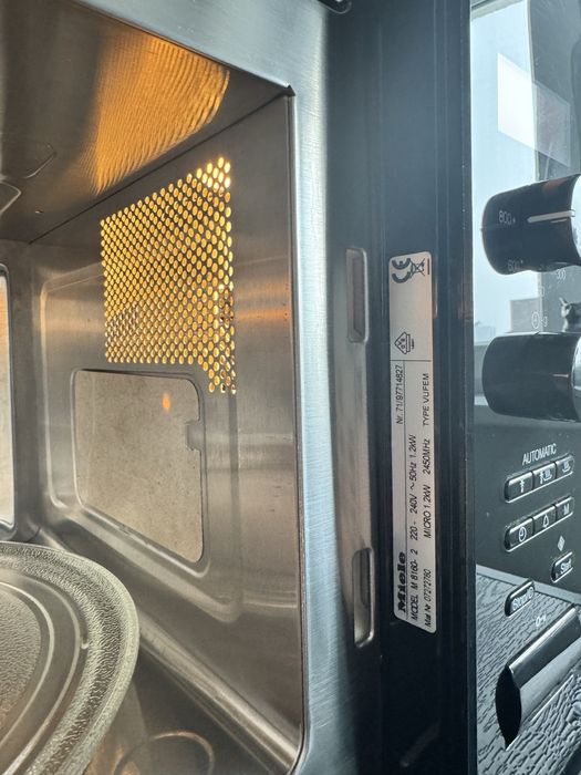 Miele 8160 вбудована мікрохвильова піч (мікрохвильовка)