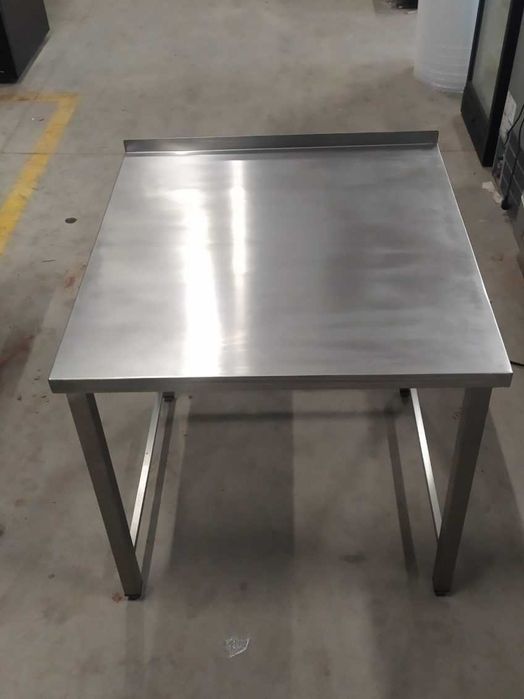 Stół roboczy ze stali  (86x89x85)