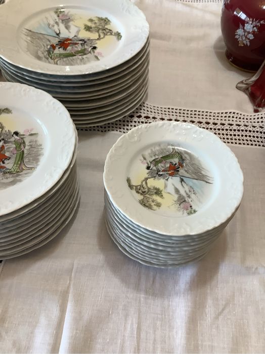 Serviço de louça de jantar em porcelana da Spal completo. Novo