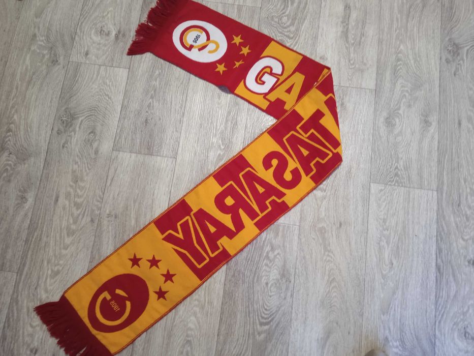 Шарф фанатов футбольного клуба Галатасарай (Турция) Galatasaray