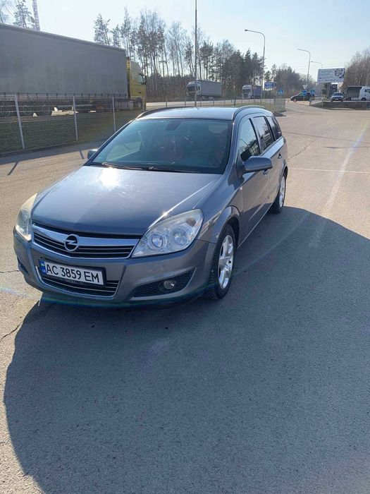 Продам власний автомобіль Опель Астра Н