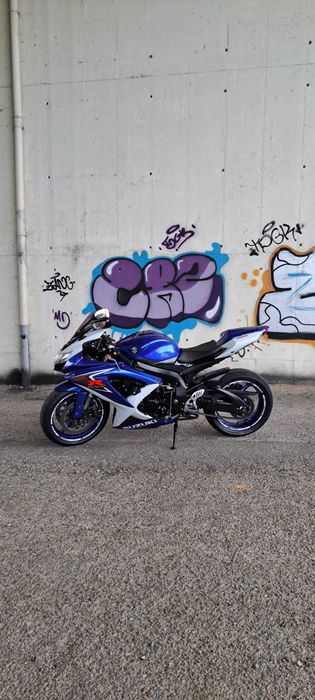 Vendo ou troco Suzuki GSXR 600 K8