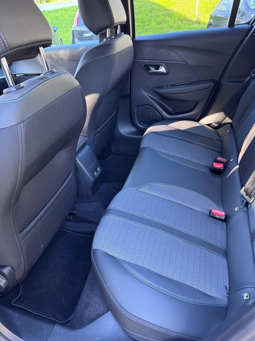 Peugeot e-208 elétrico (IVA Dedutível)