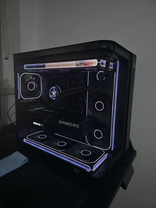 PC Gaming High-End | RTX 5080 16GB | Ryzen 7 9800X3D | 32GB DDR5 | 2TB 990 PRO