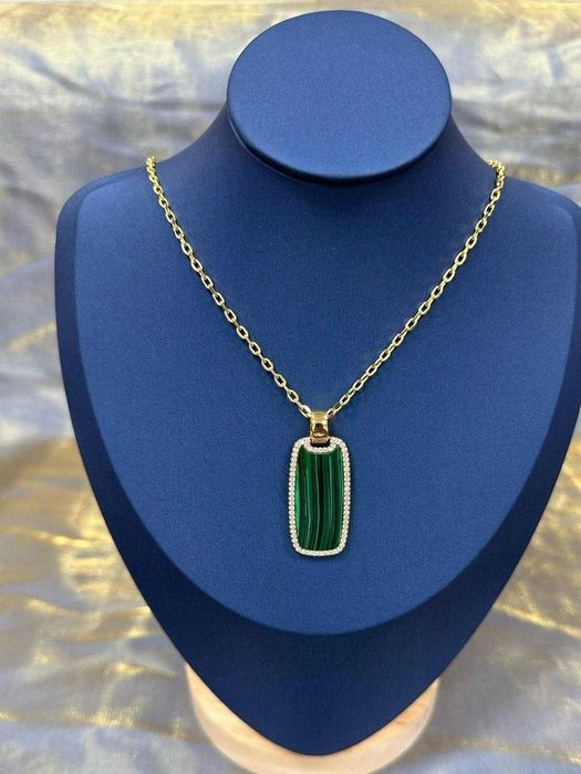 Naszyjnik APM Monaco – nowoczesny wisiorek z malachitu