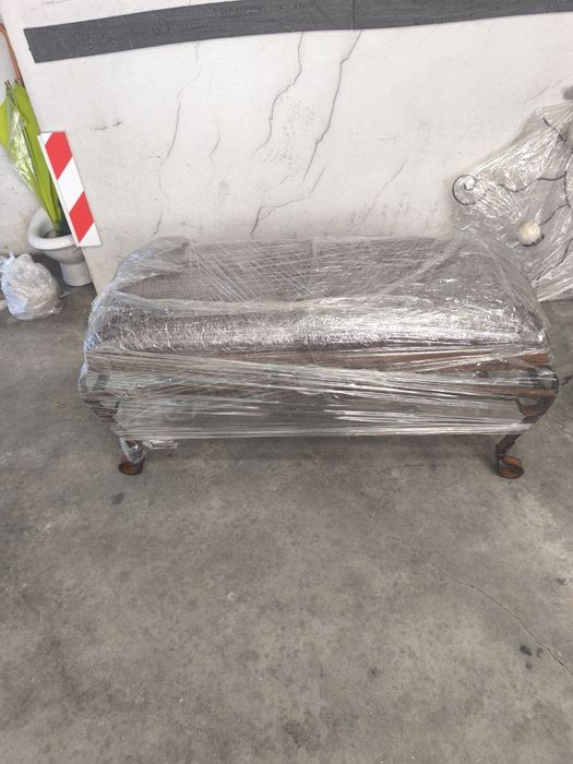 Banco ferro forjado e pele e Castiçal ferro de bolas de cera