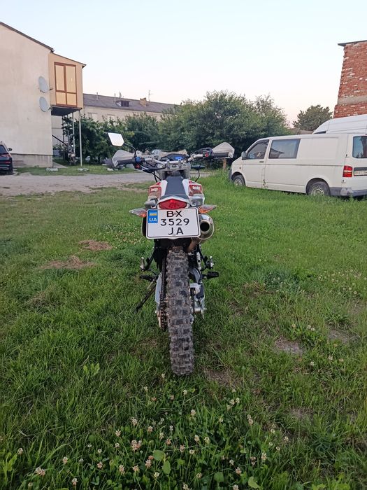 Продам мотоцикл 250 кубів