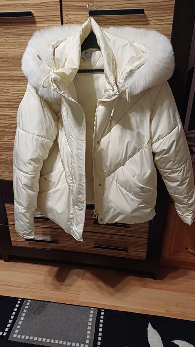 Зимова курточка жіноча