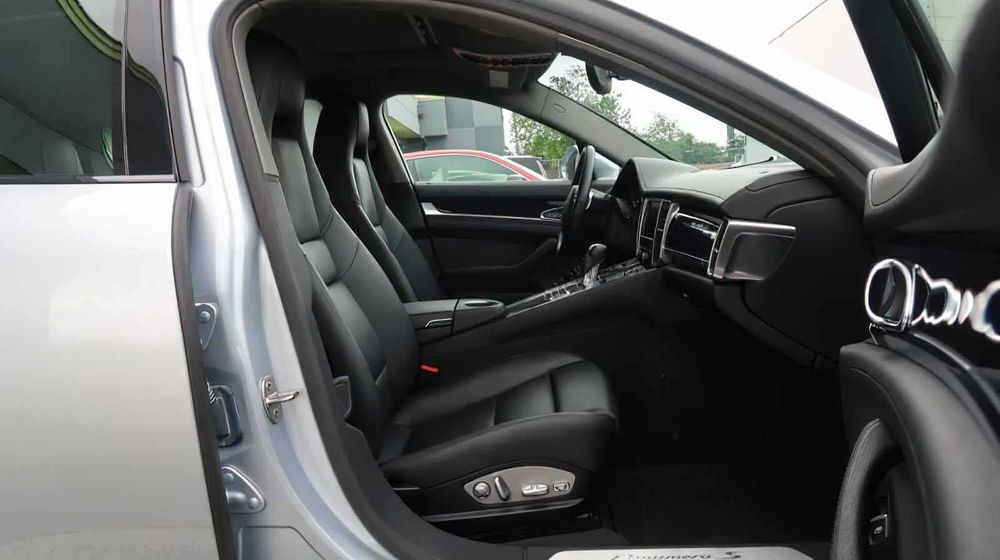 Porsche Panamera 4S      2015