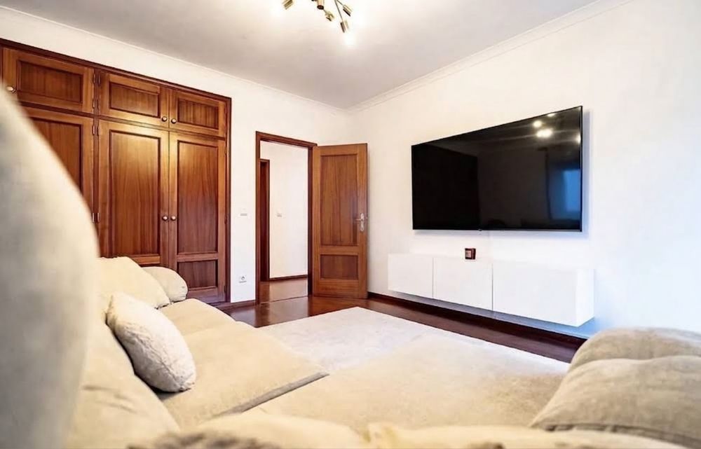 Moradia T4 Isolada com 2.235 m² de Terreno em Mira