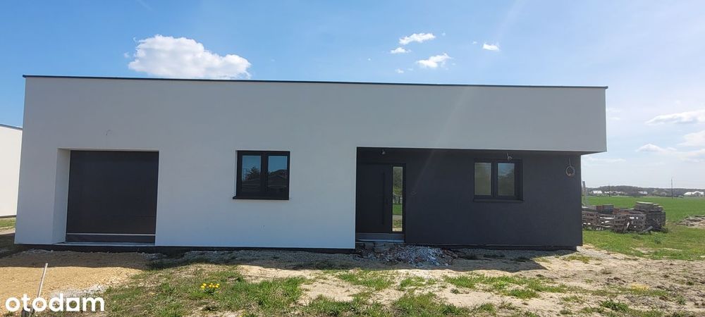 Nowoczesny dom wolnostojący z garażem na dużej działce