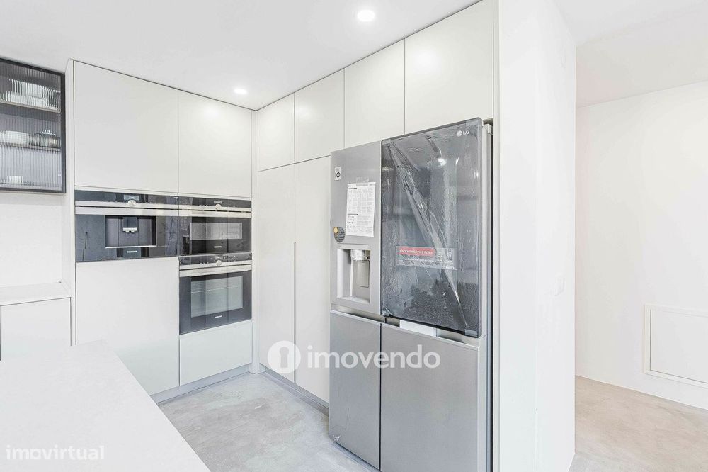 Moradia T2+2 moderna e premium, com garagem, em Alcochete