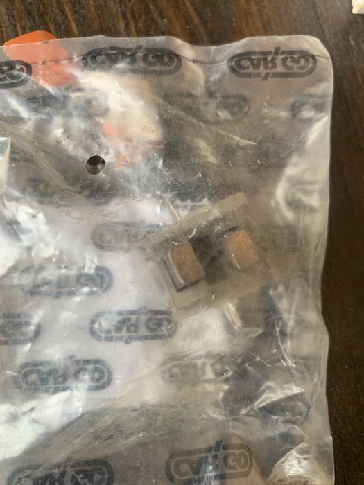 Щітки генератора + тримач до Чана Бенні / Chana Benni