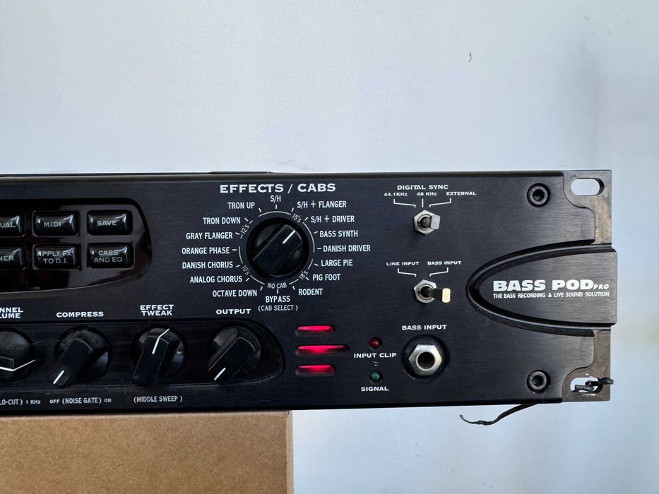 Amplificador Baixo Digital Line6 Bass Pod Pro